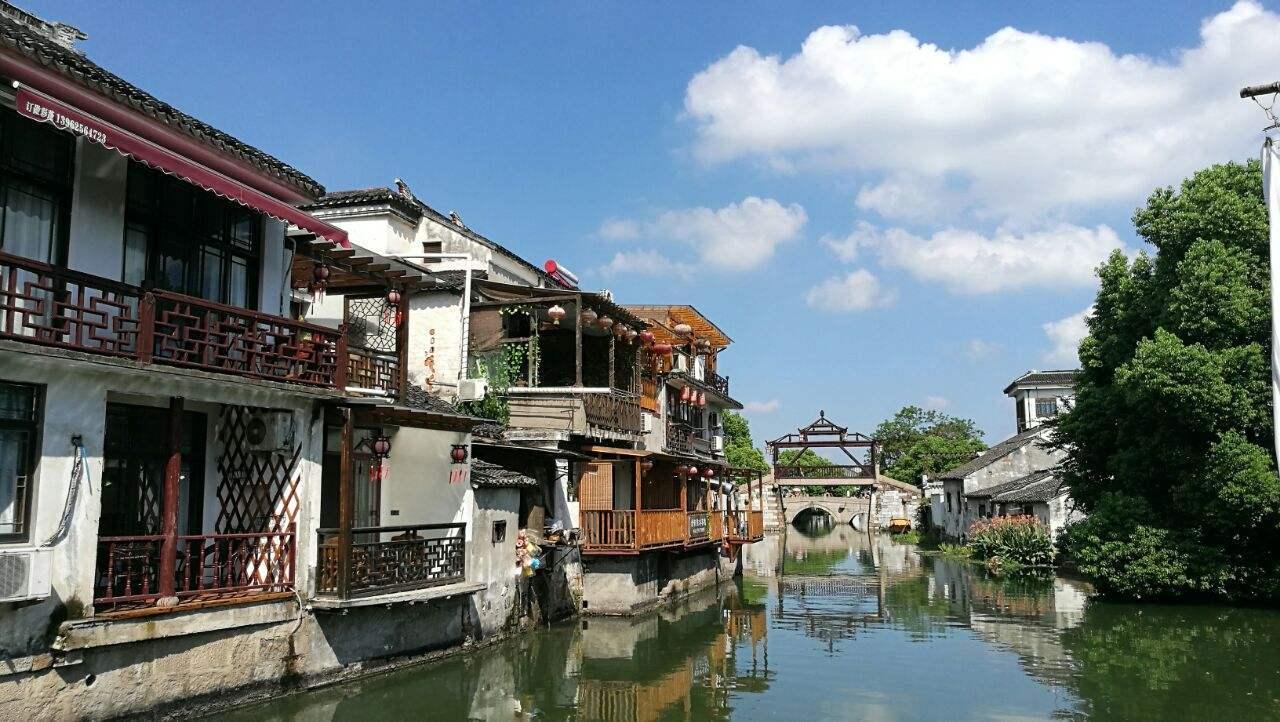 龙地逃生